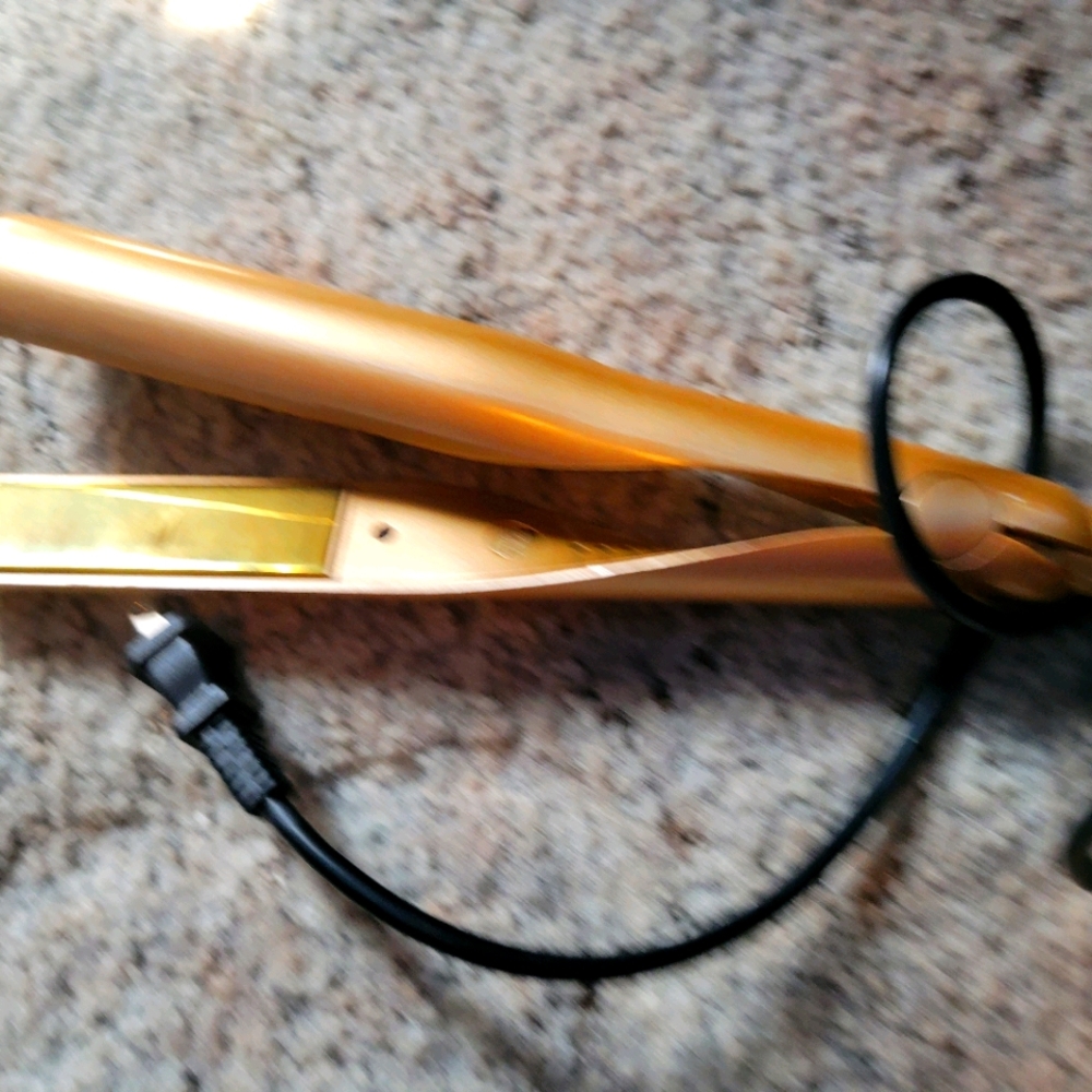 Hair straightener